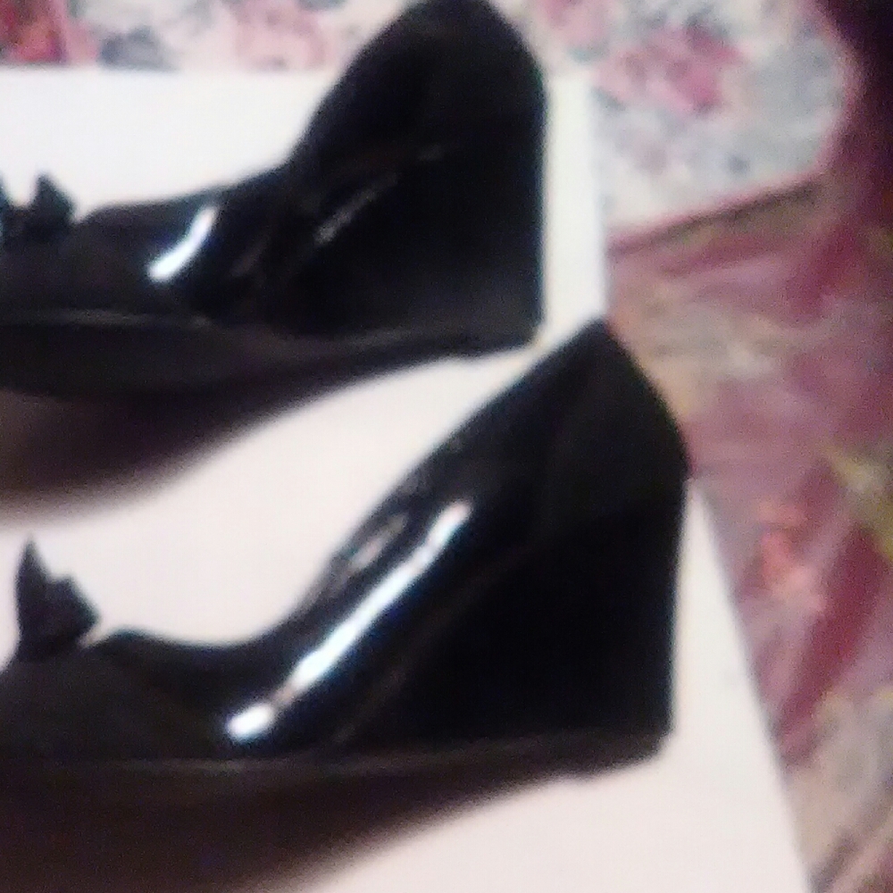 Shoes - Picture 2 of 2